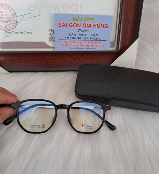 GỌNG NHỰA DẺO V- TIM TITAIUM MS - 86070 C3