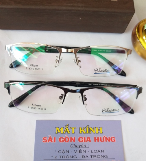 Gọng kính cận 
